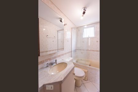 Apartamento para alugar com 65m², 3 quartos e 1 vaga Apartamento para alugar com 65m², 3 quartos e 1 vagaBanheiro da Suíte