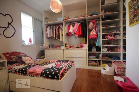 Apartamento à venda com 145m², 4 quartos e 3 vagasQuarto 2