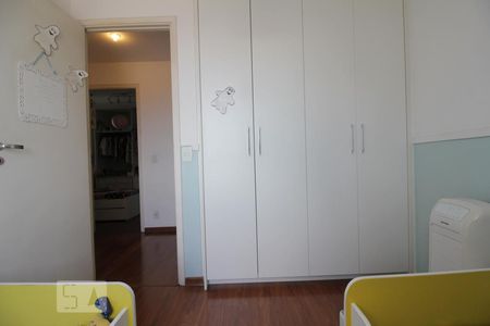Apartamento à venda com 145m², 4 quartos e 3 vagasSuíte 2