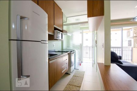 Cozinha de apartamento à venda com 1 quarto, 45m² em Cambuí, Campinas