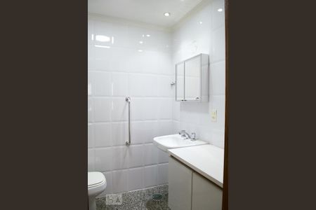 Apartamento para alugar com 133m², 3 quartos e 1 vaga Apartamento para alugar com 133m², 3 quartos e 1 vagaBANHEIRO