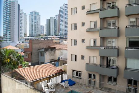 VISTA SALA de apartamento para alugar com 3 quartos, 133m² em Vila Ester, São Paulo