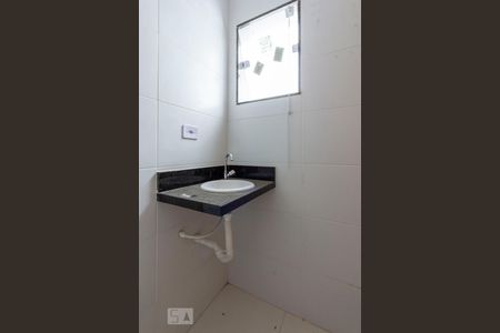 Banheiro de casa de condomínio para alugar com 1 quarto, 26m² em Cidade Patriarca, São Paulo