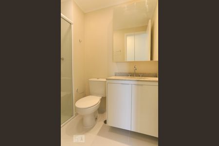 Banheiro de apartamento para alugar com 2 quartos, 63m² em Jardim Glória, São Paulo