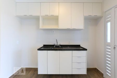Apartamento para alugar com 64m², 2 quartos e 2 vagas Apartamento para alugar com 64m², 2 quartos e 2 vagasCozinha - Armários