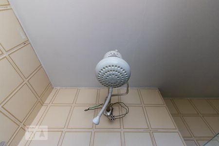 Banheiro da suíte de kitnet/studio para alugar com 1 quarto, 46m² em Botafogo, Campinas