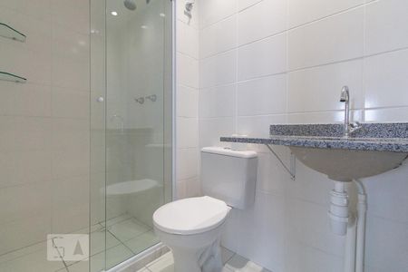 Banheiro social de apartamento à venda com 2 quartos, 50m² em Sítio da Figueira, São Paulo