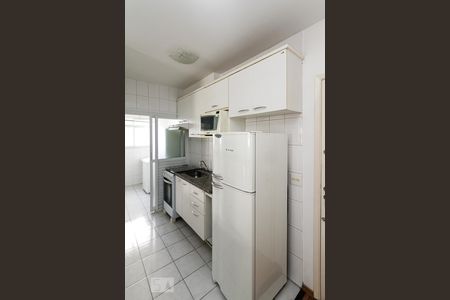 Apartamento para alugar com 55m², 2 quartos e 2 vagas Apartamento para alugar com 55m², 2 quartos e 2 vagasCozinha
