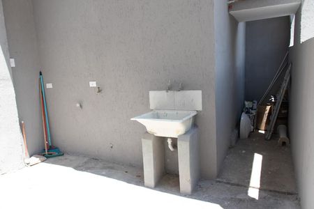 Casa para alugar com 60m², 2 quartos e 1 vagaÁrea de Serviço