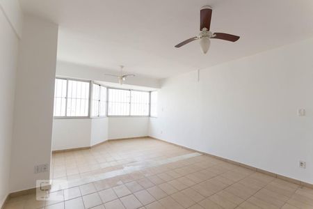 Sala de apartamento para alugar com 2 quartos, 72m² em Setor Bela Vista, Goiânia