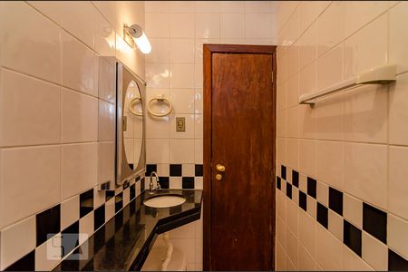 Casa à venda com 458m², 8 quartos e 4 vagasBanheiro da Suíte 2