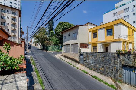 Casa à venda com 458m², 8 quartos e 4 vagasVista
