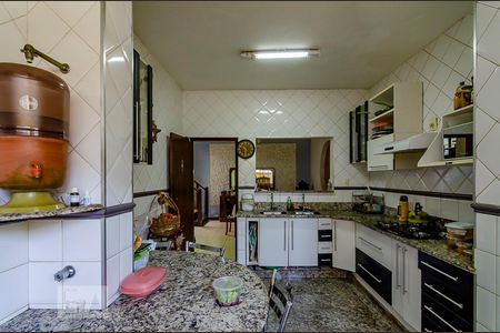 Cozinha de casa para alugar com 8 quartos, 458m² em Sagrada Família, Belo Horizonte
