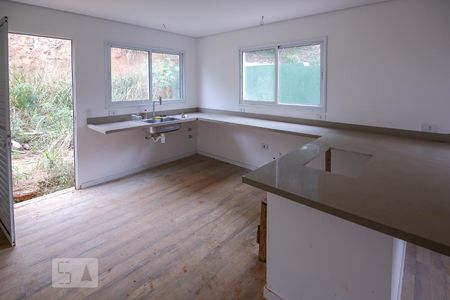 Casa à venda com 320m², 4 quartos e 4 vagas Casa à venda com 320m², 4 quartos e 4 vagasCozinha