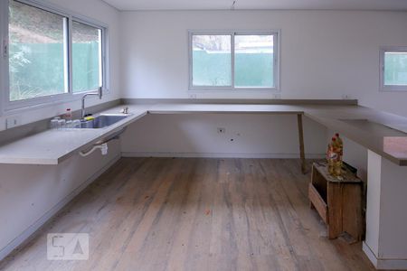 Casa à venda com 320m², 4 quartos e 4 vagas Casa à venda com 320m², 4 quartos e 4 vagasCozinha