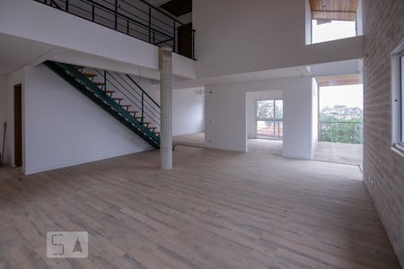 Casa à venda com 320m², 4 quartos e 4 vagas Casa à venda com 320m², 4 quartos e 4 vagasSala de Estar