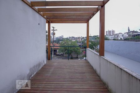 Casa à venda com 320m², 4 quartos e 4 vagas Casa à venda com 320m², 4 quartos e 4 vagasVaranda Lateral