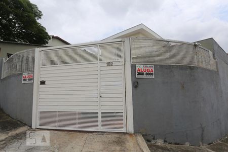 Casa à venda com 100m², 2 quartos e 1 vaga Casa à venda com 100m², 2 quartos e 1 vagaFachada da Casa