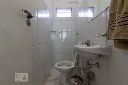 Casa para alugar com 290m², 4 quartos e 4 vagas Casa para alugar com 290m², 4 quartos e 4 vagasBanheiro 2