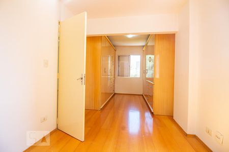 Quarto 2 de apartamento para alugar com 2 quartos, 64m² em Jardim Jaqueline, São Paulo