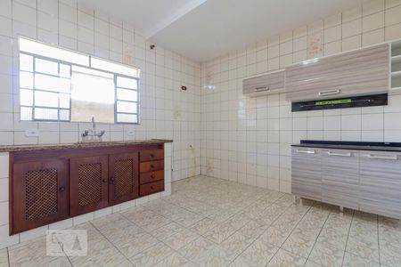 Cozinha de casa para alugar com 2 quartos, 110m² em Vila Carmosina, São Paulo