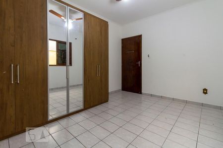 Quarto 1 de casa para alugar com 2 quartos, 110m² em Vila Carmosina, São Paulo