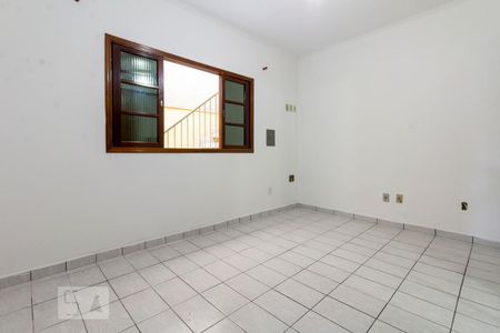 Quarto 1 de casa para alugar com 2 quartos, 110m² em Vila Carmosina, São Paulo