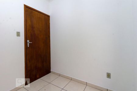 Quarto 2 de casa para alugar com 2 quartos, 110m² em Vila Carmosina, São Paulo