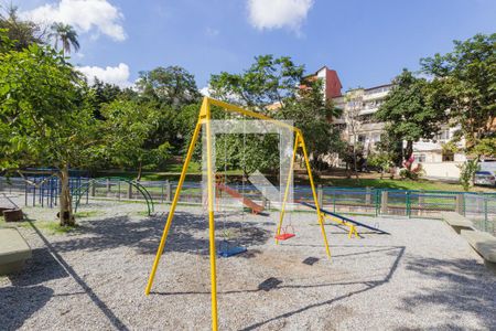 Casa de condomínio para alugar com 180m², 4 quartos e sem vaga Casa de condomínio para alugar com 180m², 4 quartos e sem vagaÁrea Comum