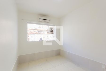 Quarto 1 de casa de condomínio para alugar com 4 quartos, 180m² em Pechincha, Rio de Janeiro