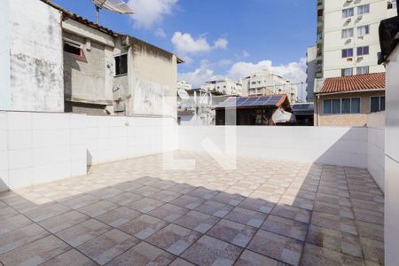 Casa de condomínio para alugar com 180m², 4 quartos e sem vaga Casa de condomínio para alugar com 180m², 4 quartos e sem vagaTerraço