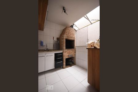 Casa de condomínio à venda com 174m², 3 quartos e 2 vagas Casa de condomínio à venda com 174m², 3 quartos e 2 vagasChurrasqueira