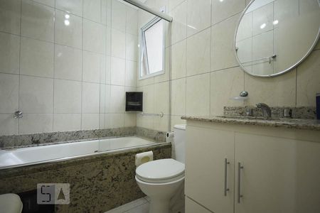 Casa de condomínio à venda com 174m², 3 quartos e 2 vagas Casa de condomínio à venda com 174m², 3 quartos e 2 vagasBanheiro Suíte 3