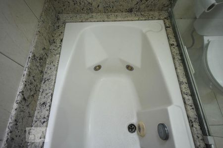 Casa de condomínio à venda com 174m², 3 quartos e 2 vagas Casa de condomínio à venda com 174m², 3 quartos e 2 vagasDetalhe do Banheiro Suíte 3