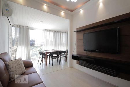 Sala de apartamento à venda com 2 quartos, 68m² em Barra da Tijuca, Rio de Janeiro