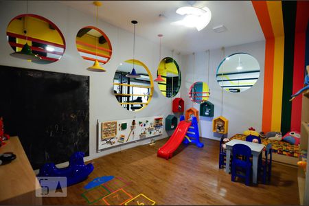 Apartamento à venda com 69m², 3 quartos e 2 vagas Apartamento à venda com 69m², 3 quartos e 2 vagasDependências do prédio - brinquedoteca