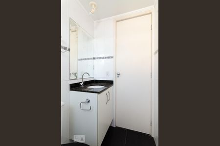 Apartamento à venda com 69m², 3 quartos e 2 vagas Apartamento à venda com 69m², 3 quartos e 2 vagasBanheiro da suíte