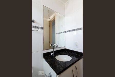 Apartamento à venda com 69m², 3 quartos e 2 vagas Apartamento à venda com 69m², 3 quartos e 2 vagasBanheiro da suíte