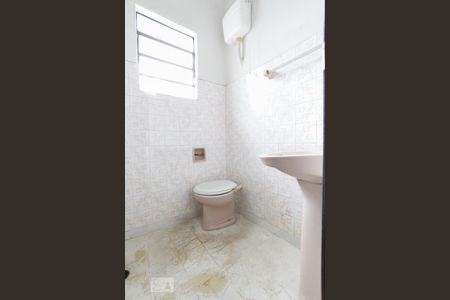 Casa para alugar com 300m², 3 quartos e 4 vagasBanheiro de Serviço