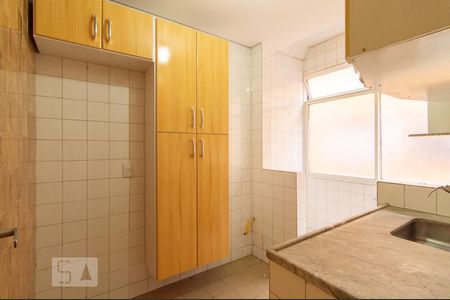 Cozinha de apartamento para alugar com 2 quartos, 66m² em São Francisco, Belo Horizonte