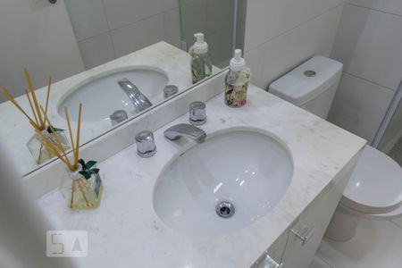 Suíte - Banheiro (Pia) de apartamento para alugar com 1 quarto, 44m² em Aclimação, São Paulo