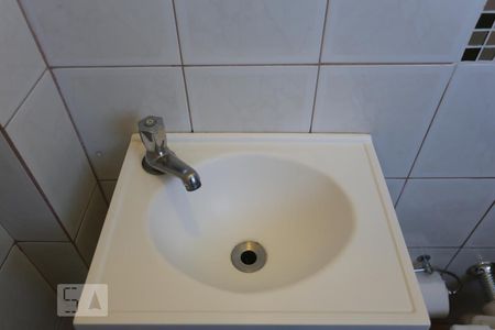 Banheiro de kitnet/studio para alugar com 1 quarto, 32m² em Bela Vista, São Paulo