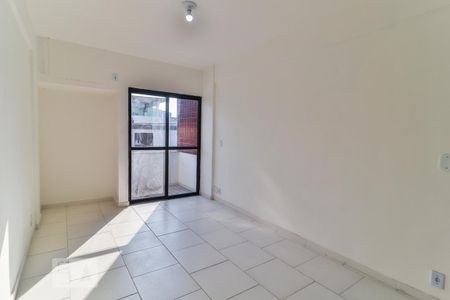 Apartamento para alugar com 1 quarto, 60m² em Tanque, Rio de Janeiro