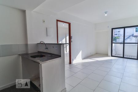 Apartamento para alugar com 1 quarto, 60m² em Tanque, Rio de Janeiro