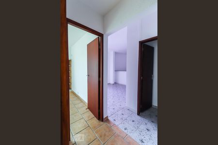Corredor de apartamento para alugar com 2 quartos, 60m² em Tanque, Rio de Janeiro