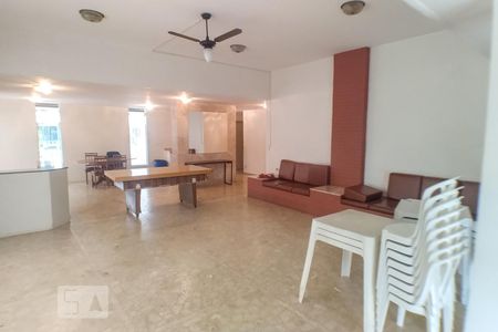 Apartamento à venda com 74m², 2 quartos e sem vagaÁrea comum - Salão de festas