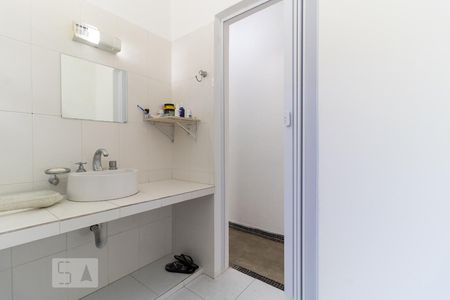 Casa para alugar com 200m², 5 quartos e 2 vagasBanheiro Social