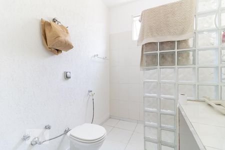 Casa para alugar com 200m², 5 quartos e 2 vagas Casa para alugar com 200m², 5 quartos e 2 vagasBanheiro Social