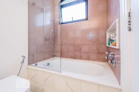 Apartamento à venda com 248m², 3 quartos e 3 vagasBanheiro da Suíte 1