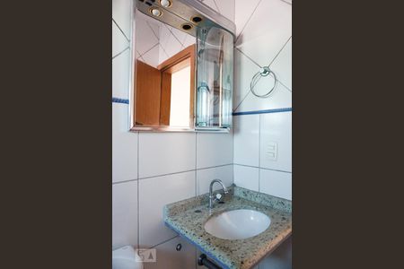 Casa à venda com 250m², 3 quartos e 2 vagas Casa à venda com 250m², 3 quartos e 2 vagasBanheiro Social